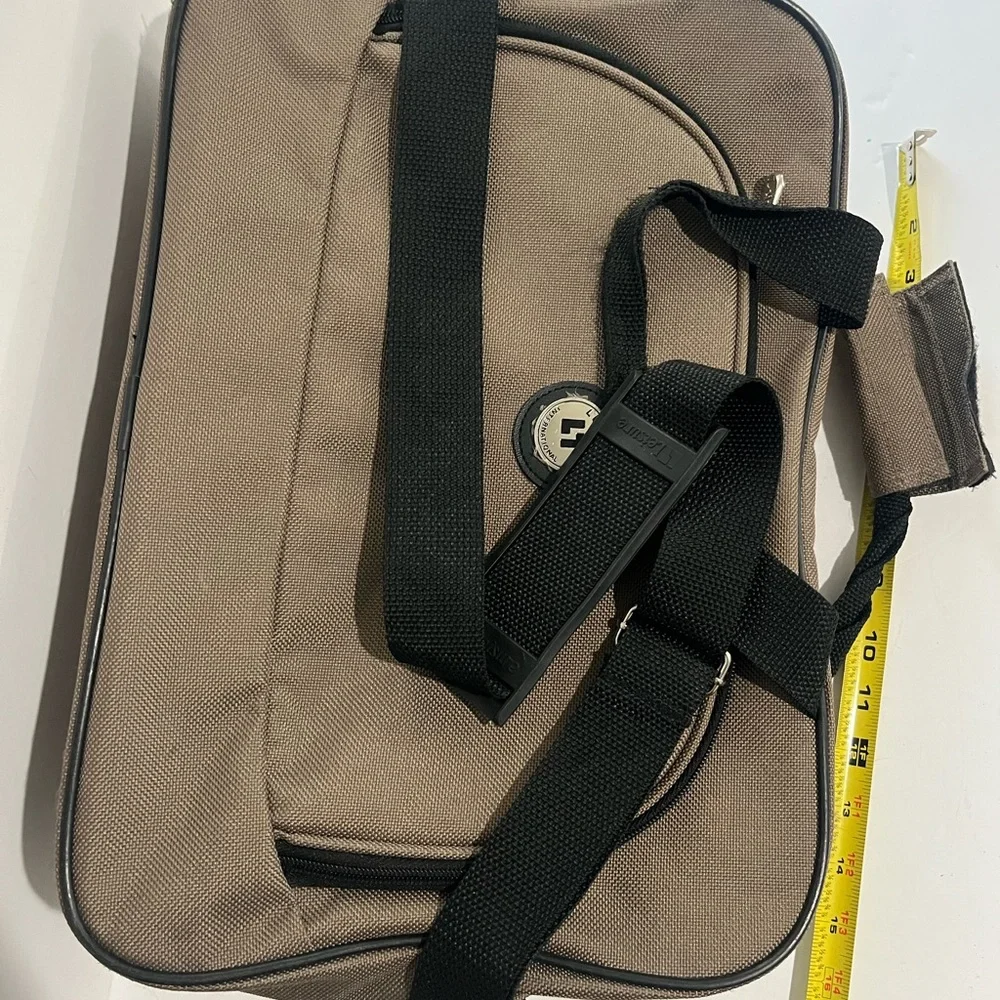 Leisure International Luggage tan Canvas Cosmetic Toiletry Travel Bag EUC